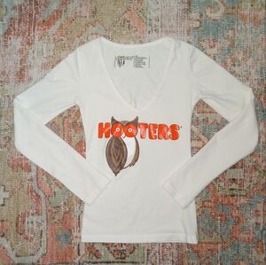 DISCOUNTED Hooters longsleeve v-neck uniform top XS!!!